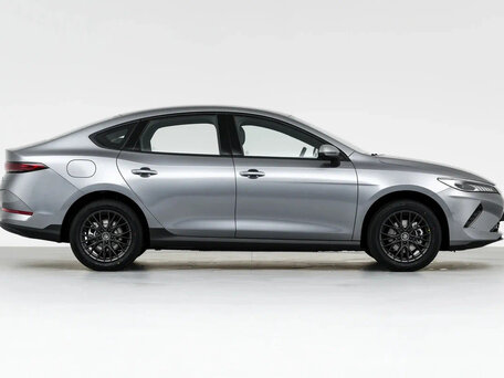 2026 BYD Qin Plus EV 510 I Рестайлинг, серебристый, 1950000 рублей, вид 3