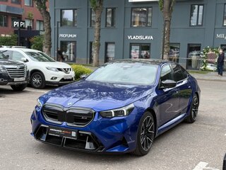 2026 BMW M5 VII (G90), синий, 18290000 рублей, вид 1