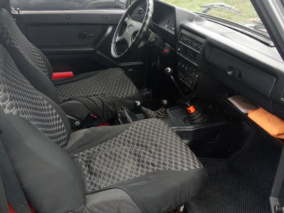 2013 Lada (ВАЗ) 2131 (4x4) 213105 I, серебристый, 700000 рублей - вид 4
