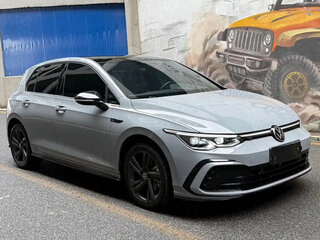 2022 Volkswagen Golf VIII, серый, 1640633 рублей, вид 3