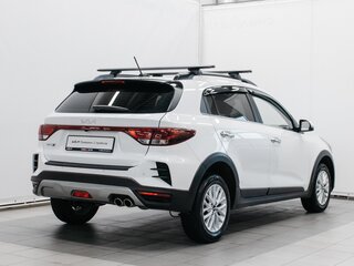 2022 Kia Rio X IV Рестайлинг, белый, 2236000 рублей, вид 3