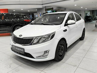 2014 Kia Rio 6-speed III, белый, 949000 рублей, вид 5