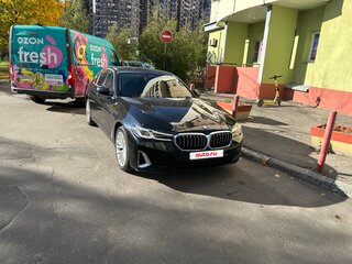 2021 BMW 5 серии 520i VII (G30/G31/G38) Рестайлинг, чёрный, 3000000 рублей, вид 1