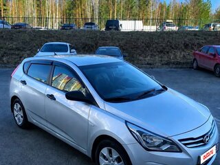 2014 Hyundai Solaris I Рестайлинг, серебристый, 1150000 рублей, вид 1
