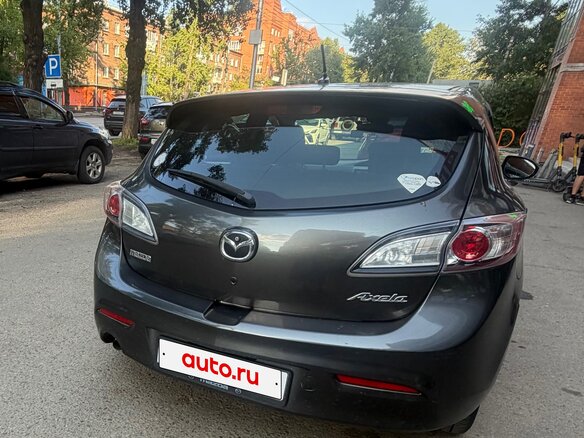 2011 Mazda Axela II Рестайлинг, серебристый, 800000 рублей - вид 4