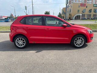2011 Volkswagen Polo V, красный, 570000 рублей, вид 2
