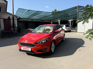 2017 Ford Focus III Рестайлинг, красный, 800000 рублей, вид 1