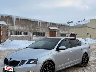 2017 Skoda Octavia III (A7) Рестайлинг, белый, 1300000 рублей, вид 2
