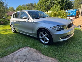 2009 BMW 1 серии 118d I (E81/E82/E87/E88) Рестайлинг, серебристый, 950000 рублей, вид 4