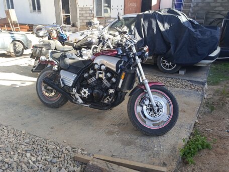 1990 Yamaha V-Max 1200, красный, 350000 рублей, вид 1