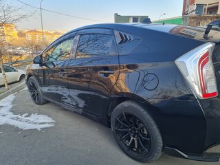 2015 Toyota Prius III Рестайлинг (XW30), чёрный, 1100000 рублей, вид 4