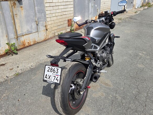 2020 Triumph Street Triple, серый, 1040000 рублей - вид 5