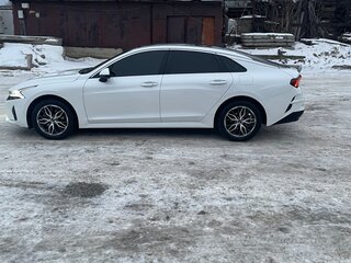 2021 Kia K5 III, белый, 2850000 рублей, вид 4