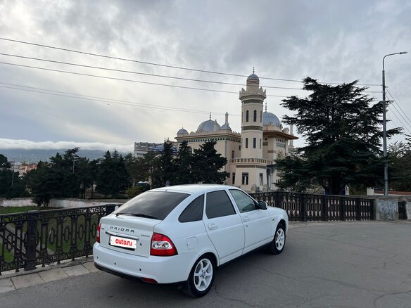 2014 Lada (ВАЗ) Priora I Рестайлинг, белый, 500000 рублей - вид 4