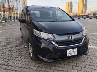 2017 Honda Freed+ II, чёрный, 1310000 рублей, вид 2