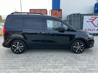 2022 Mercedes-Benz T-Класс 180 d, чёрный, 2400000 рублей, вид 4