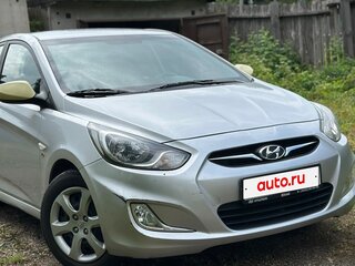 2013 Hyundai Solaris I, серебристый, 999000 рублей, вид 3