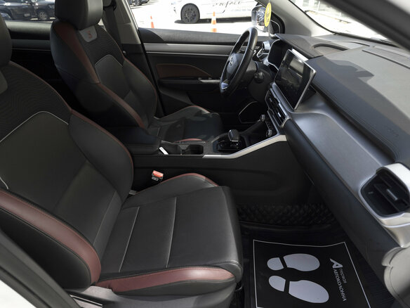 2021 Geely Coolray (Binyue) I, белый - вид 12