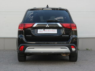 2019 Mitsubishi Outlander III Рестайлинг 3, чёрный, 1775000 рублей, вид 4