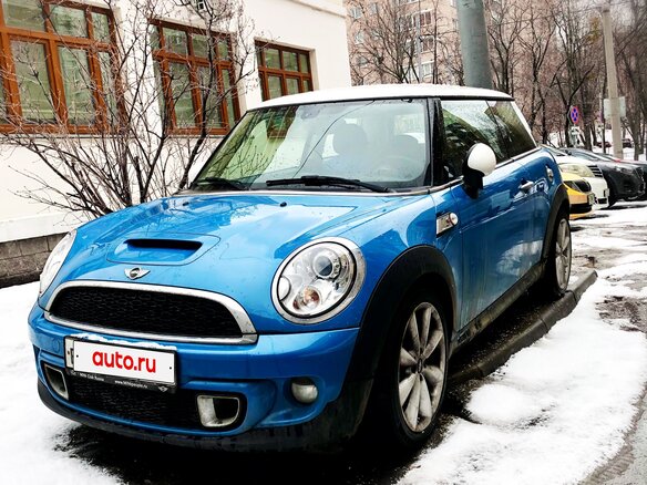 2013 Mini Hatch Cooper S II (R56) Рестайлинг, голубой, 1800000 рублей - вид 2