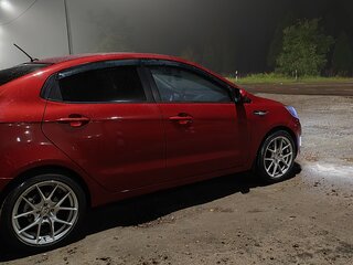 2013 Kia Rio 5-speed III, красный, 780000 рублей, вид 2