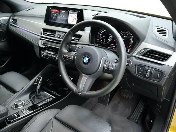 2021 BMW X2 sDrive18i I (F39), золотистый, 1850007 рублей - вид 4