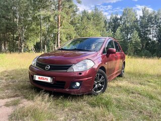 2010 Nissan Tiida I Рестайлинг, красный, 460000 рублей, вид 1