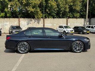 2020 BMW 7 серии 730d xDrive VI (G11/G12) Рестайлинг, чёрный, 4700000 рублей, вид 4