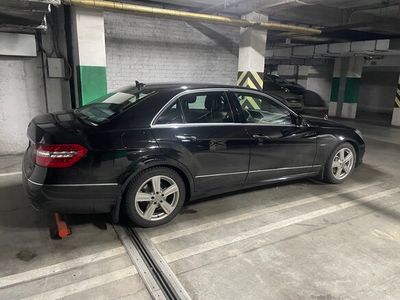 2012 Mercedes-Benz E-Класс 300 IV (W212, S212, C207), чёрный, 2200000 рублей - вид 2