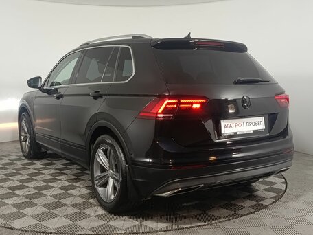 2017 Volkswagen Tiguan II, чёрный, 2350000 рублей, вид 5