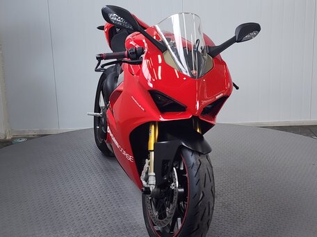 2018 Ducati Panigale V4, красный, 1339000 рублей, вид 3