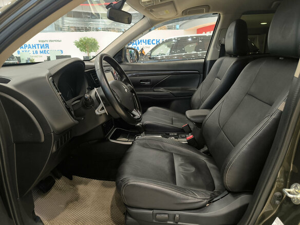 2017 Mitsubishi Outlander III Рестайлинг 2, коричневый, 2250000 рублей - вид 15