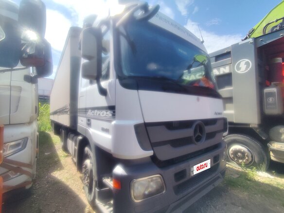 2017 Mercedes-Benz Actros, белый, 3001000 рублей - вид 2
