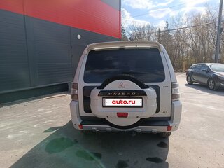 2010 Mitsubishi Pajero IV, белый, 2000000 рублей, вид 4