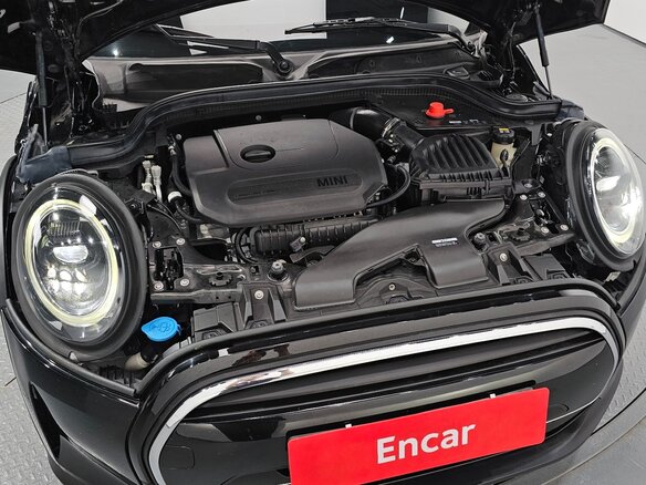 2022 Mini Hatch Cooper III (F55/F56) Рестайлинг 2, чёрный, 1795000 рублей - вид 7