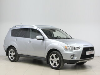 2010 Mitsubishi Outlander II Рестайлинг, серебристый, 945000 рублей, вид 3