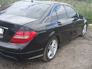 2011 Mercedes-Benz C-Класс 180 BlueEFFICIENCY III (W204) Рестайлинг, чёрный, 1290000 рублей, вид 3