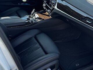 2020 BMW 5 серии 530i xDrive VII (G30/G31/G38) Рестайлинг, белый, 5100000 рублей, вид 4