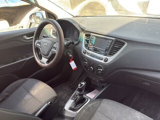 2019 Hyundai Solaris II, белый, 829350 рублей, вид 5