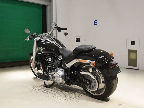 2018 Harley-Davidson Fat Boy, чёрный, 1640000 рублей - вид 5