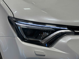 2017 Toyota RAV4 IV (XA40) Рестайлинг, белый, 2470000 рублей, вид 4