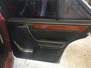 1986 Mercedes-Benz W124 230, красный, 500000 рублей, вид 3