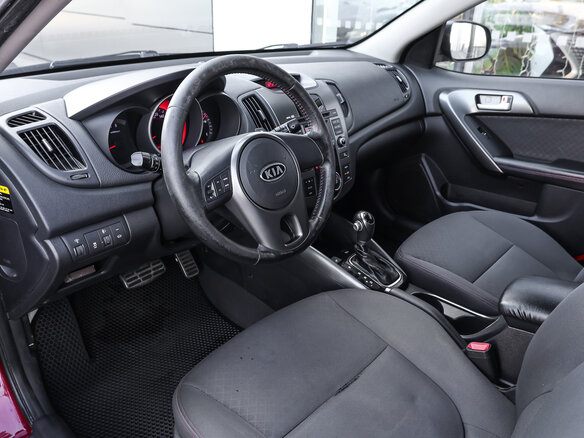 2011 Kia Cerato 4-speed II, красный, 598000 рублей - вид 12