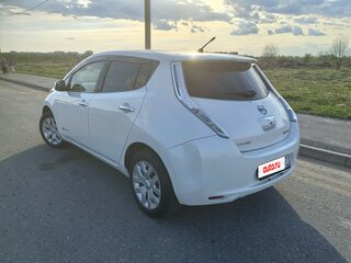 2013 Nissan Leaf I (ZE0/AZE0), белый, 830000 рублей, вид 4