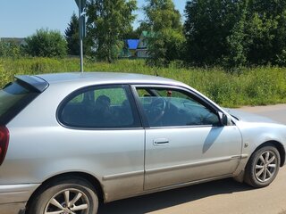 2001 Toyota Corolla i VIII (E110) Рестайлинг, серебристый, 160000 рублей, вид 2