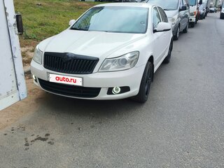 2010 Skoda Octavia II (A5) Рестайлинг, белый, 800000 рублей, вид 3