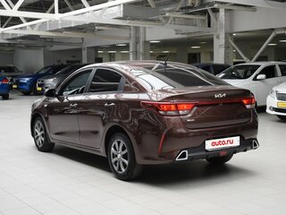 2022 Kia Rio IV Рестайлинг, коричневый, 1540000 рублей, вид 5