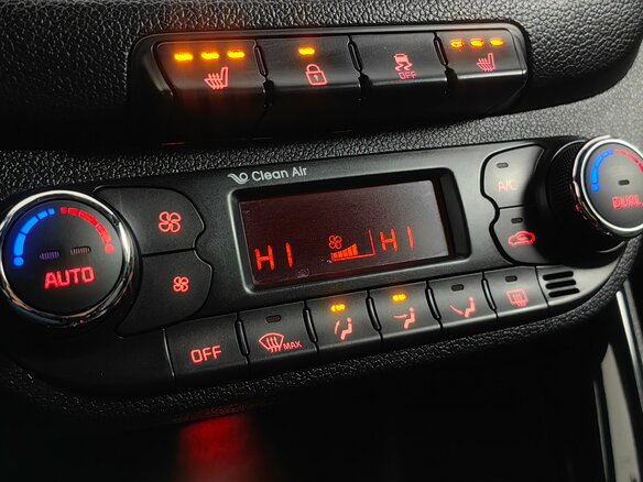 2016 Kia Ceed II Рестайлинг, серебристый, 1029000 рублей - вид 17