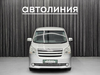 Toyota Noah II (R70)
