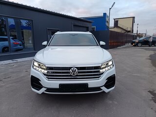 2020 Volkswagen Touareg III, белый, 5500000 рублей, вид 3